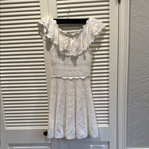 Alice and Olivia ruffle neck dress that can be worn off the shoulder